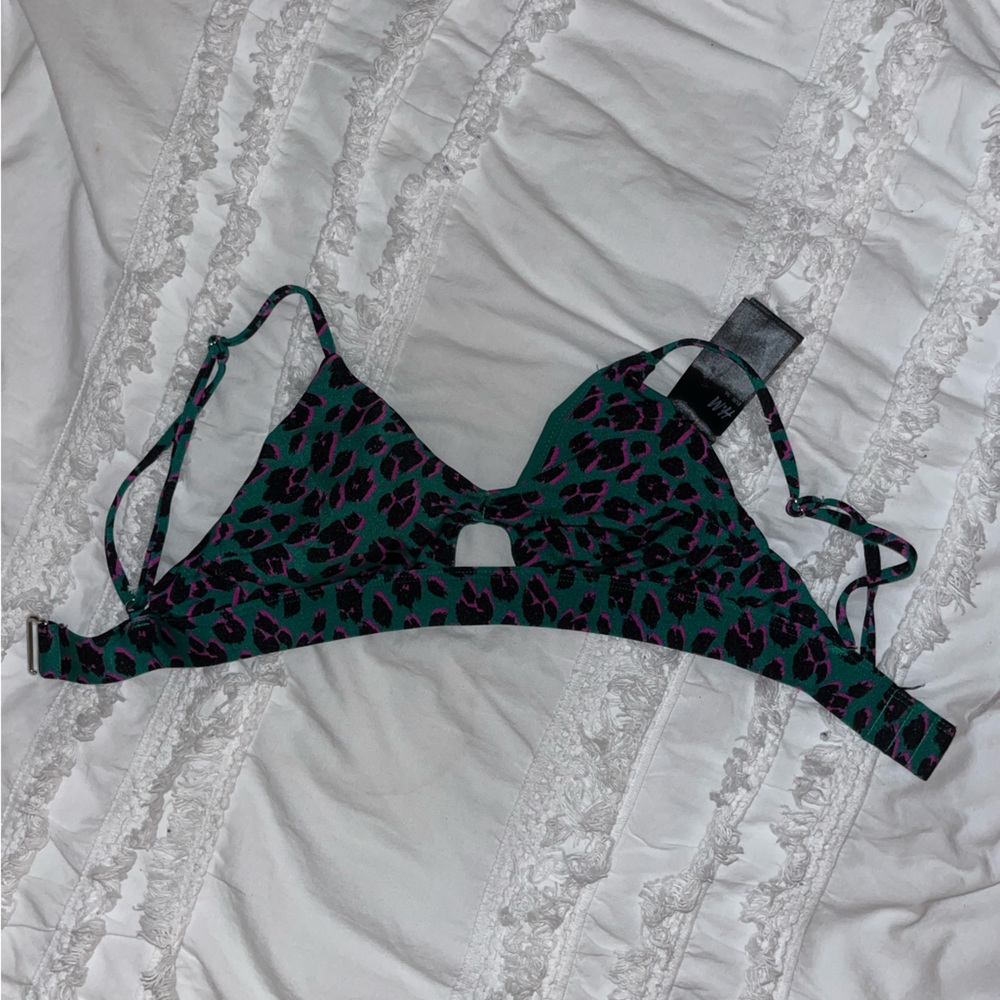 H&M BATHING SUIT TOP